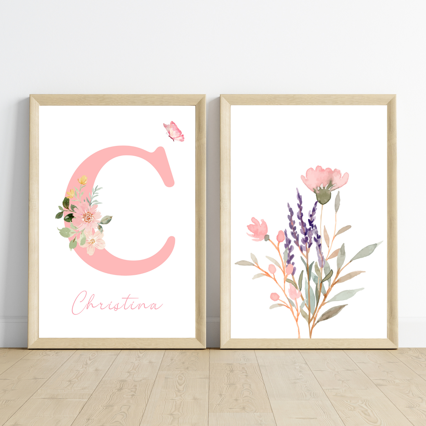 Set de 3 affiches fleurs chambre d'enfant - Décoration fille avec prénom - Initiale et bouquet de fleurs par Le Temps des Paillettes - Le Temps des Paillettes