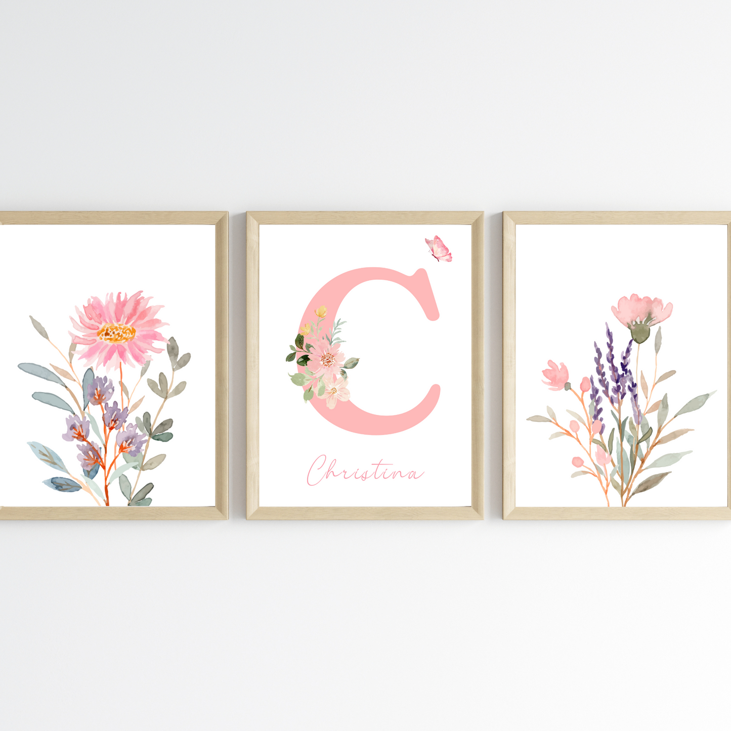 Set de 3 affiches fleurs chambre d'enfant - Décoration fille avec prénom - Initiale et bouquet de fleurs par Le Temps des Paillettes - Le Temps des Paillettes