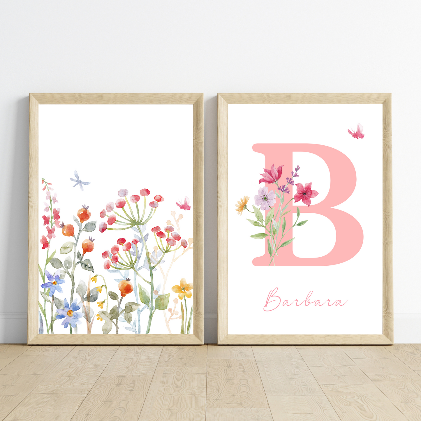 Set de 3 affiches fleurs chambre d'enfant - Décoration fille avec prénom - Initiale et bouquet de fleurs par Le Temps des Paillettes - Le Temps des Paillettes