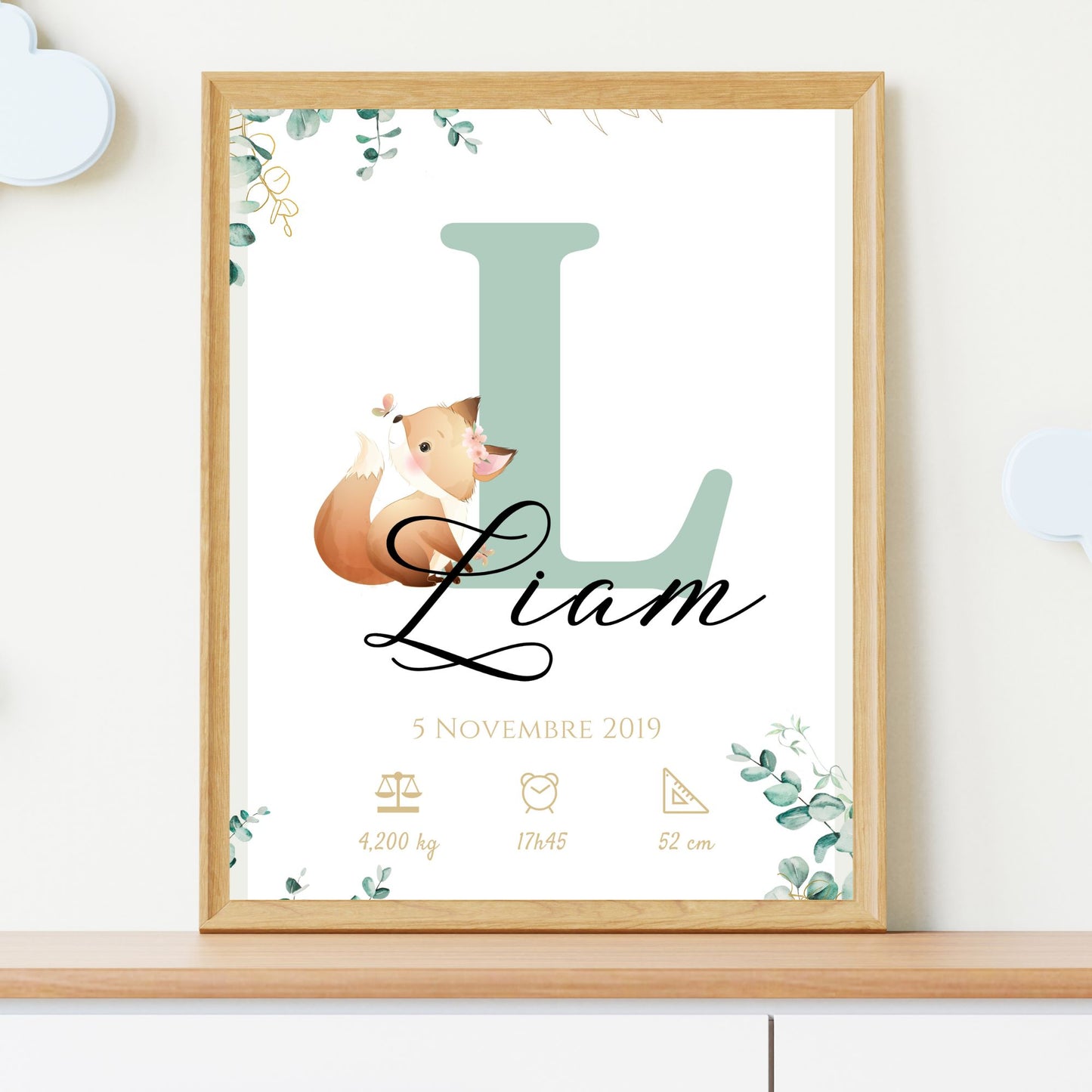 Affiche de naissance personnalisée prénom initiale eucalyptus et renard - Cadeau de naissance personnalisé par Le Temps des Paillettes - Le Temps des Paillettes