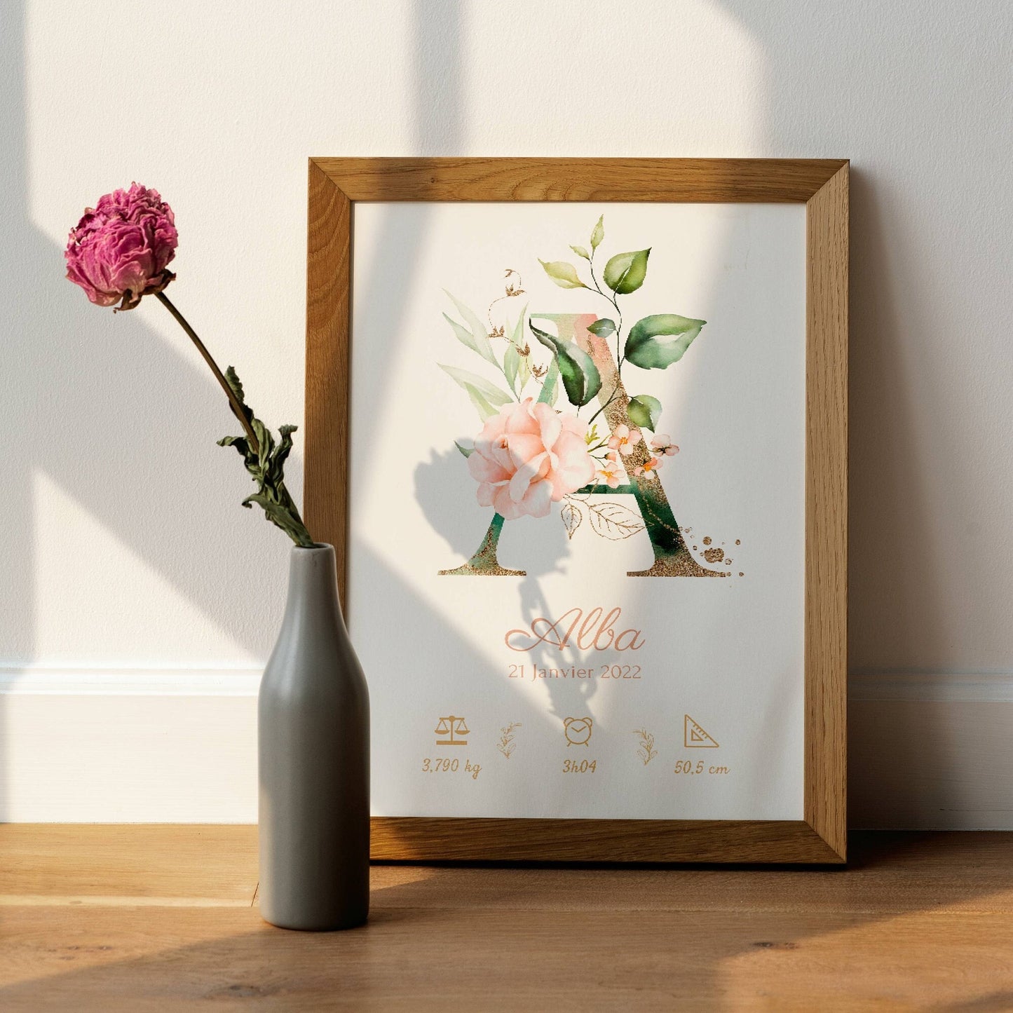 Affiche de naissance personnalisée prénom et initiale fleurs rose pastel - décoration chambre fille par Le Temps des Paillettes - Le Temps des Paillettes
