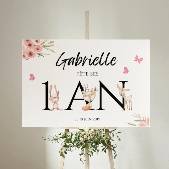 Affiche anniversaire enfant personnalisée - Affiche animaux forêt rose - Panneau bienvenue anniversaire par Le Temps des Paillettes - Le Temps des Paillettes
