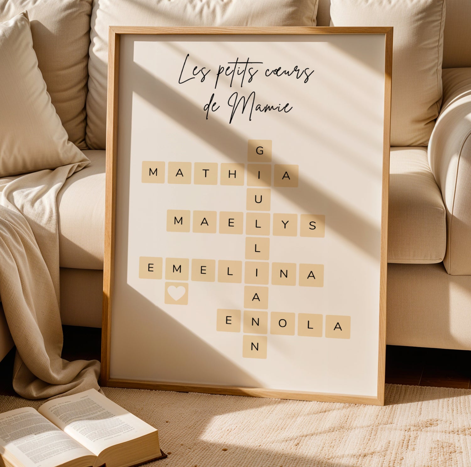 Affiche Mamie Personnalisée with Scrabble-style letters spelling grandchildren's names, minimalist design for Fête des.
