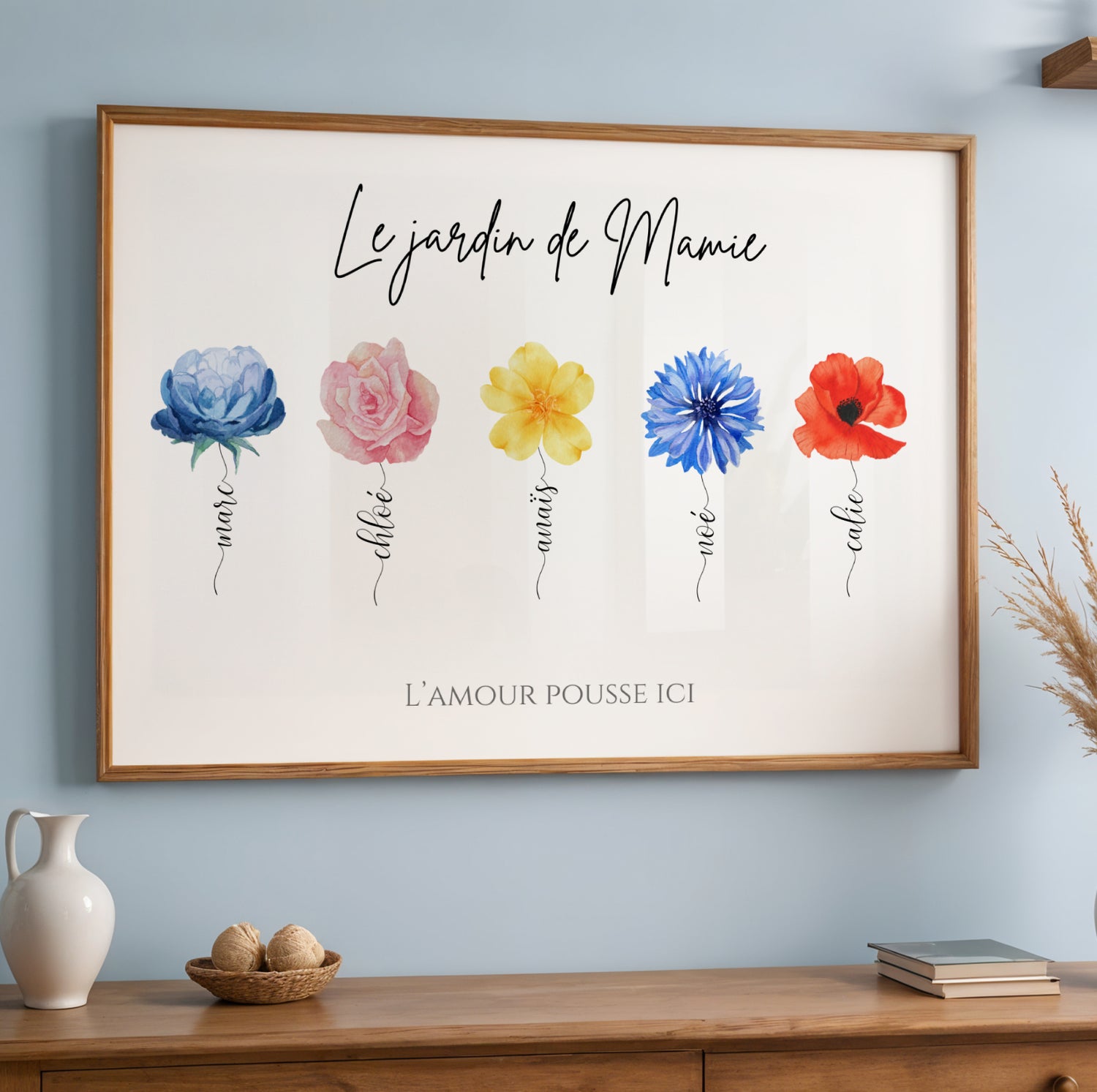 Affiche Mamie Personnalisée with hand-drawn colorful flowers and cursive text Le jardin de Mamie in wooden frame for Fête.