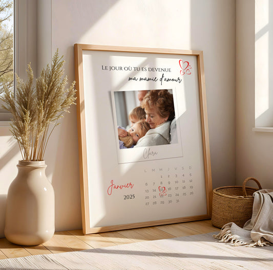 Affiche Mamie Personnalisée with family photo, soft beige frame, and Fête des Grands-Mères design.