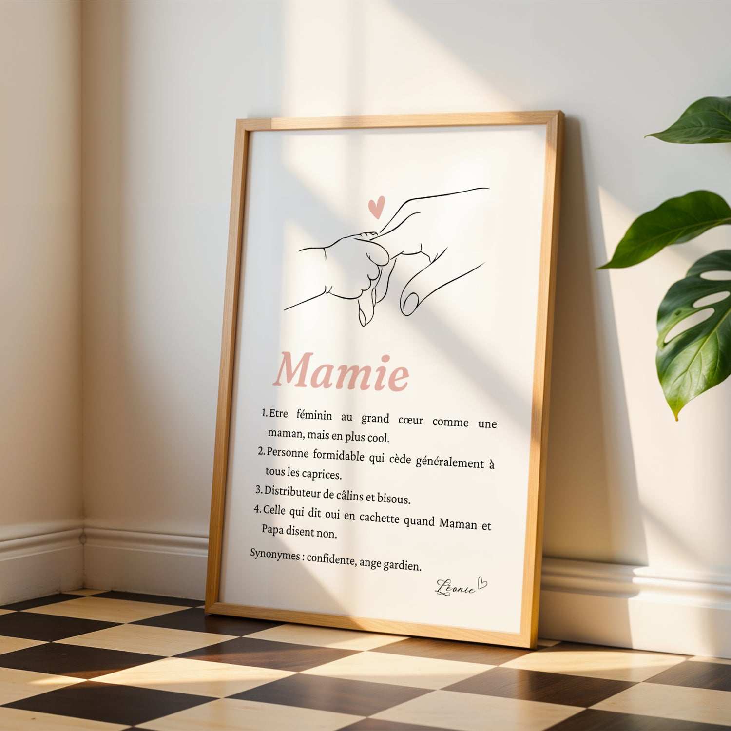 Affiche Mamie Personnalisée with single-line illustration of holding hands, elegant script, minimalist design for Fête des.