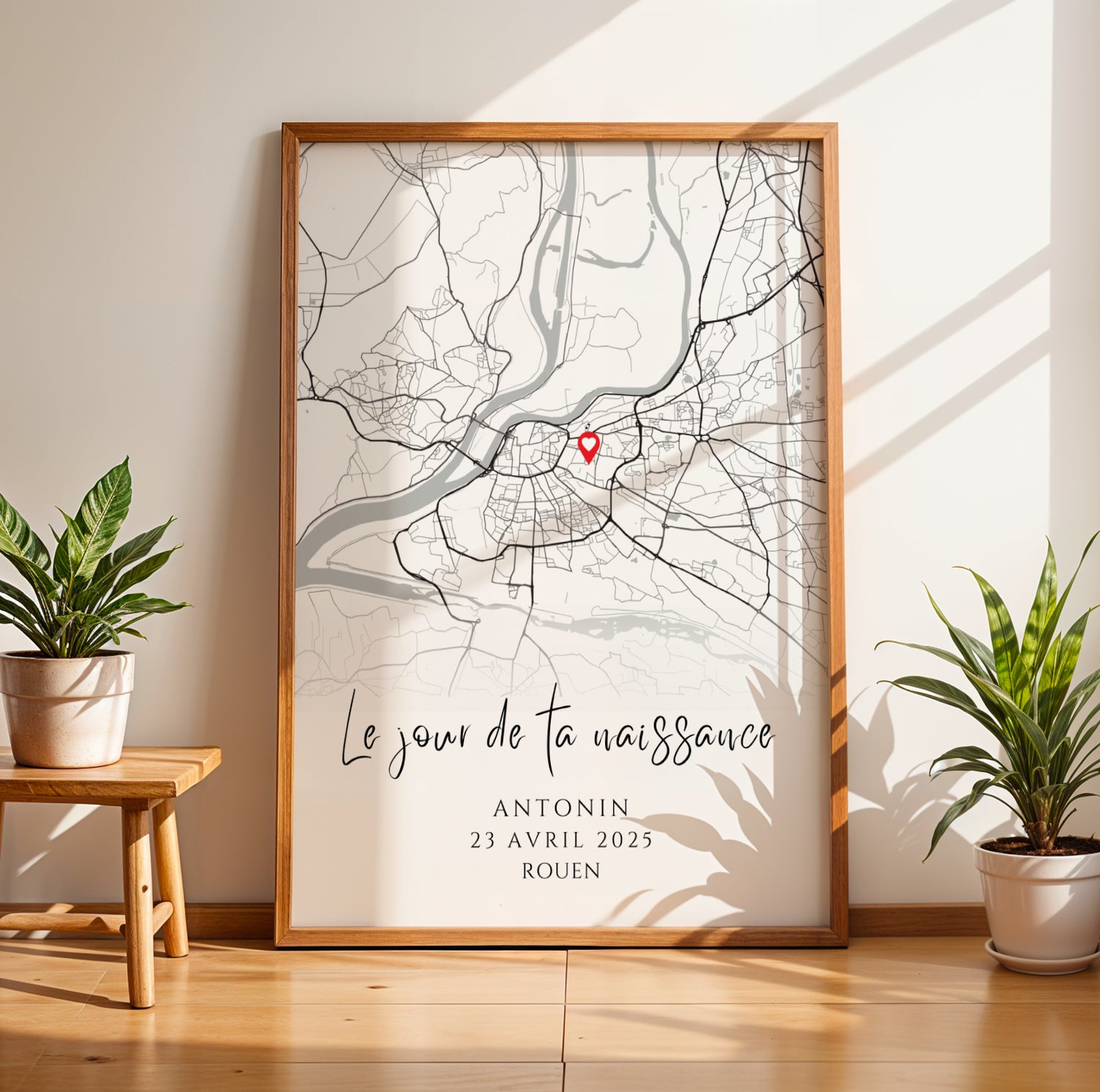 Immortalisez la naissance de votre bébé avec notre affiche personnalisée : prénom, date, ville et photo. Cadeau de naissance original et décoration élégante pour la chambre de bébé.