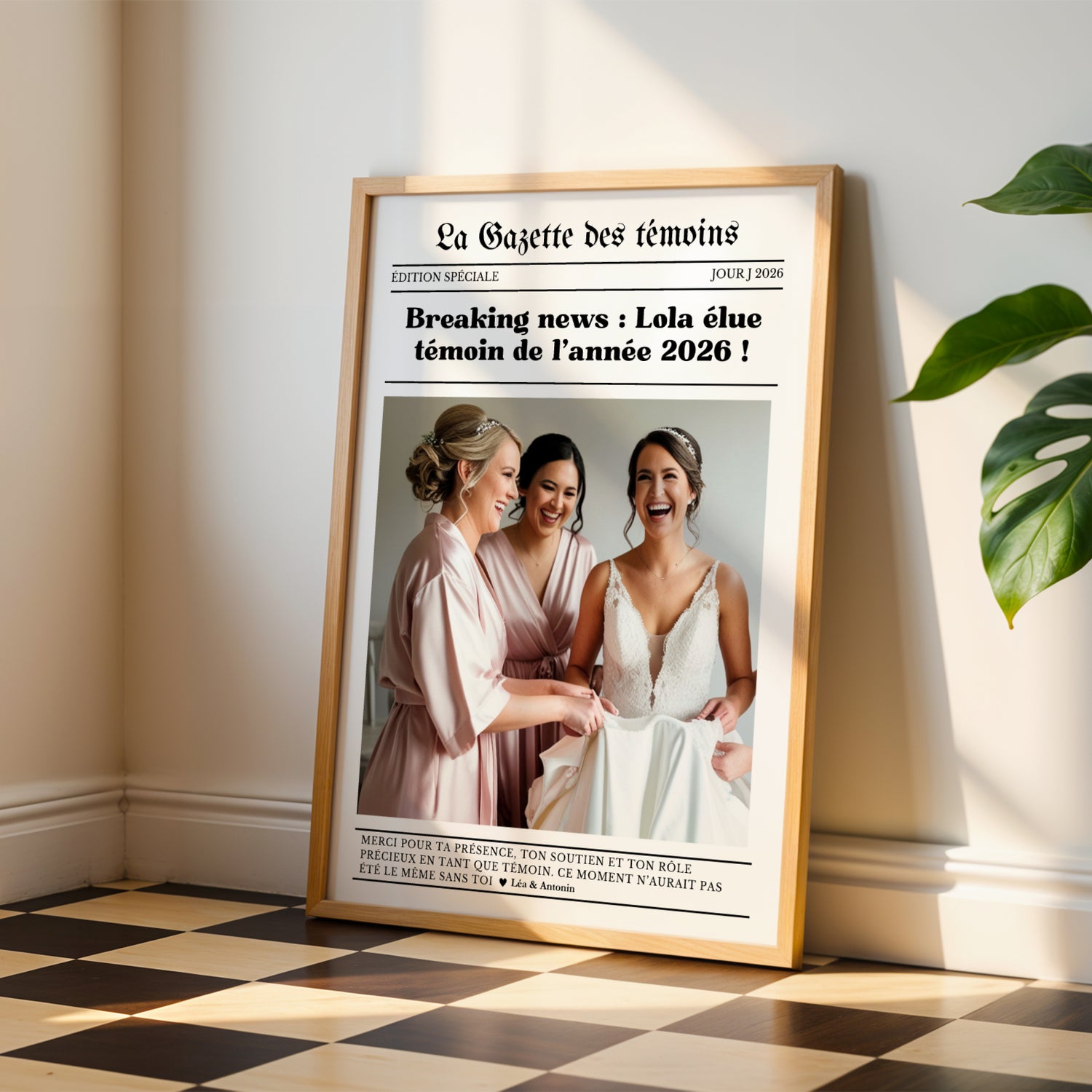 affiche gazette témoin personnalisée avec photo et texte, cadeau témoin mariage original, affiche journal mariage personnalisée, idée cadeau témoin remerciement, affiche souvenir mariage personnalisé, gazette mariage personnalisée Le Temps des Paillettes, affiche témoin photo et date, cadeau mariage témoin unique