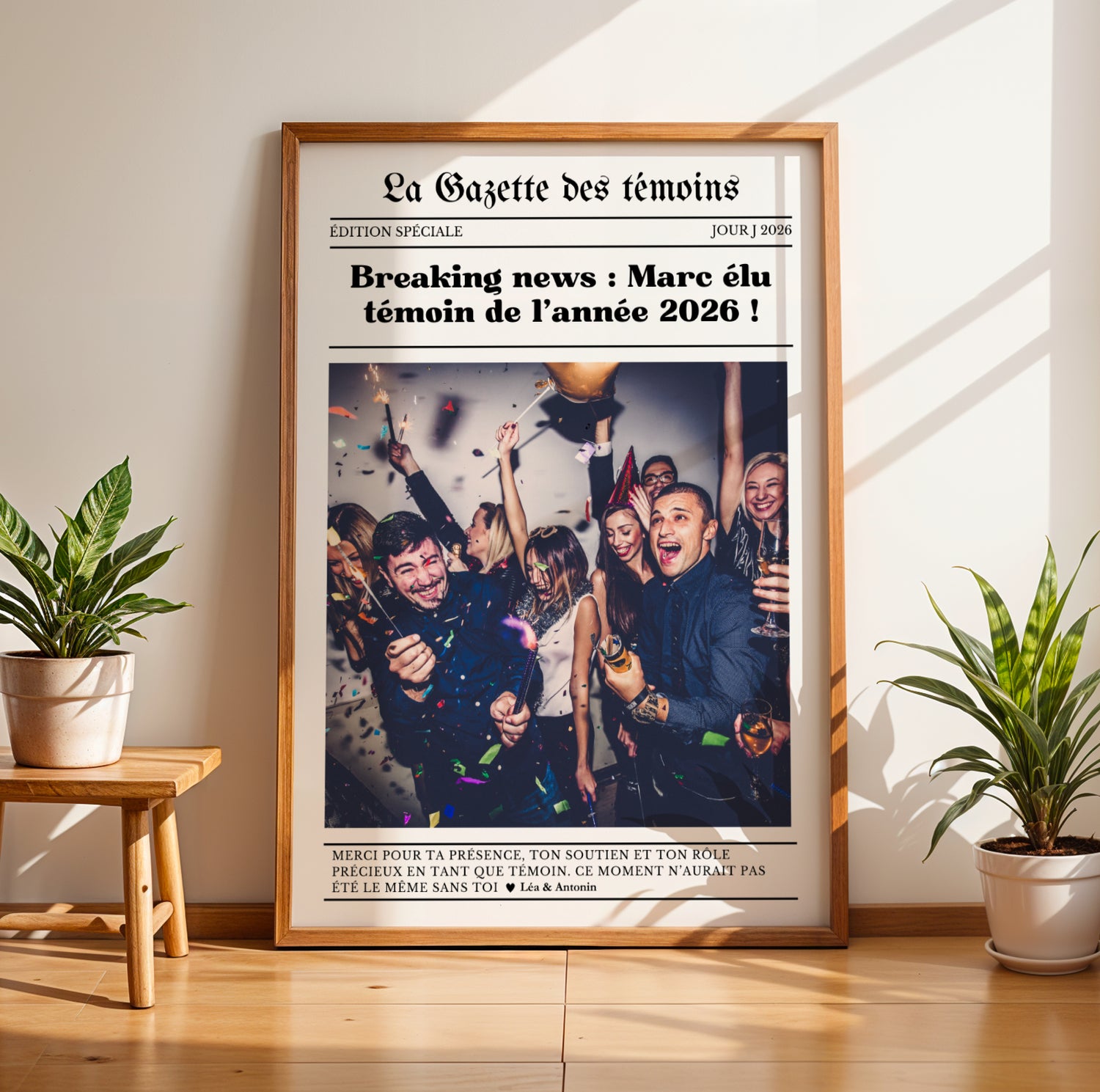 affiche gazette témoin personnalisée avec photo et texte, cadeau témoin mariage original, affiche journal mariage personnalisée, idée cadeau témoin remerciement, affiche souvenir mariage personnalisé, gazette mariage personnalisée Le Temps des Paillettes, affiche témoin photo et date, cadeau mariage témoin unique