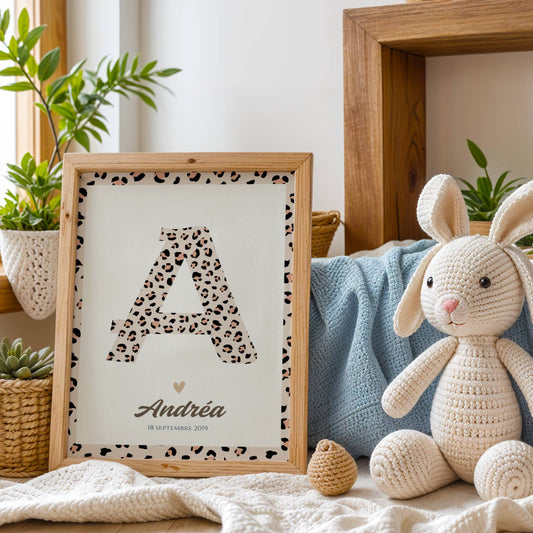 Affiche enfant prénom personnalisée – Lettre initiale léopard