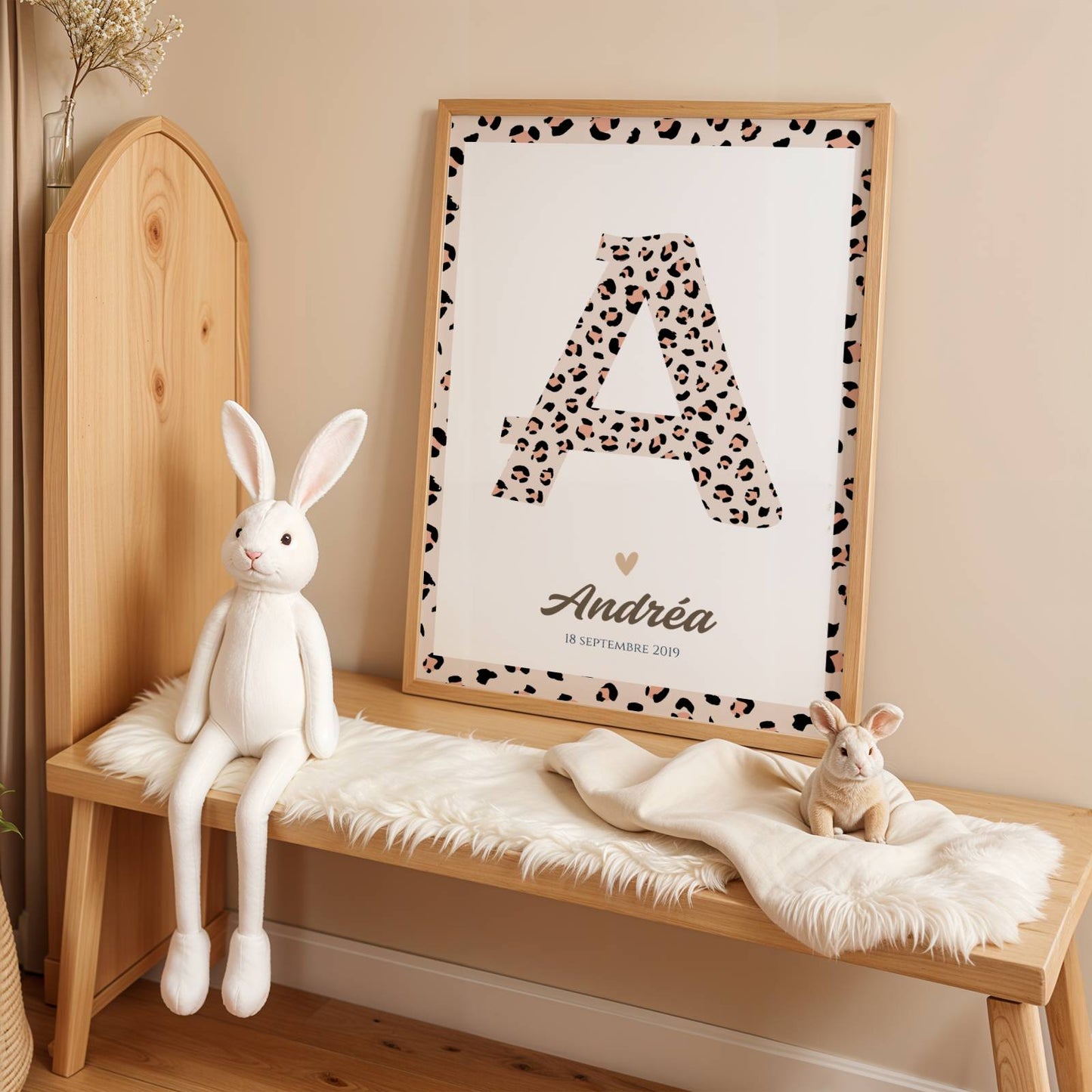 cadeau naissance fille affiche initiale léopard chic personnalisée chambre bébé