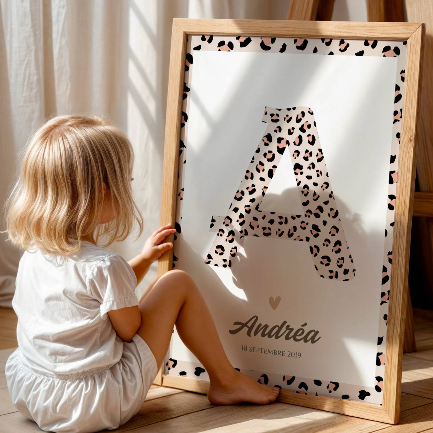 affiche initiale enfant léopard personnalisée décoration murale chambre fille tendance