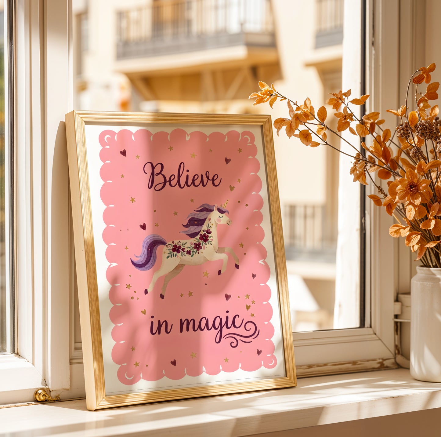 Affiche Licorne Enfant – Poster “Believe in Magic” – Décoration Chambre Fille Rose – Illustration Magique – Cadeau Fille Bébé – Déco Licorne