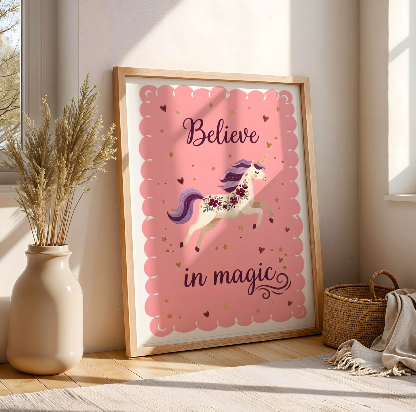 Affiche Licorne Enfant – Poster “Believe in Magic” – Décoration Chambre Fille Rose – Illustration Magique – Cadeau Fille Bébé – Déco Licorne