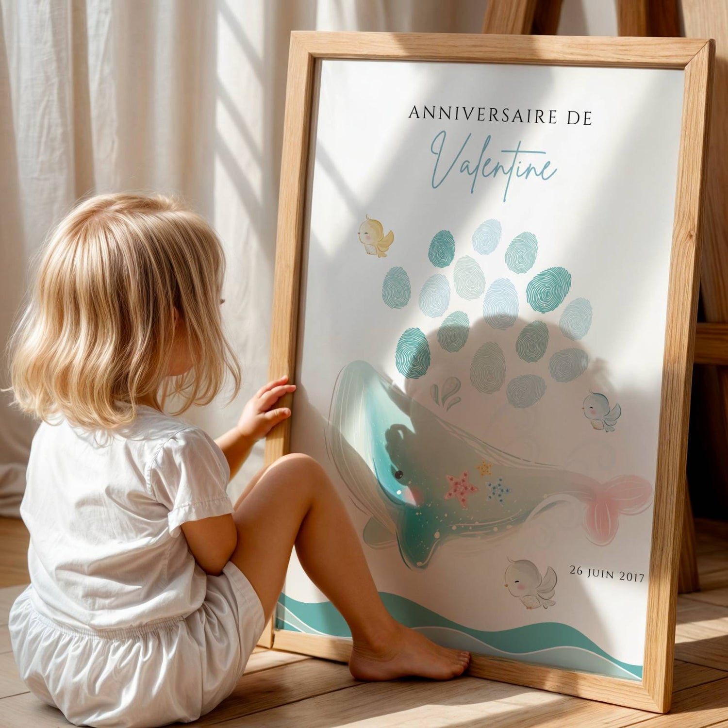 Affiche arbre à empreintes baleine  - Déco anniversaire baptême personnalisée garçon bleu par le Temps des Paillettes - Image 4