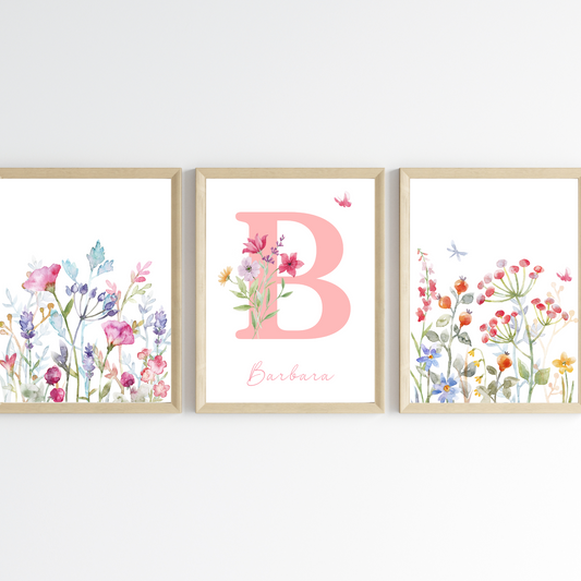Set de 3 affiches fleurs chambre d'enfant - Décoration fille avec prénom - Initiale et bouquet de fleurs par Le Temps des Paillettes - Le Temps des Paillettes