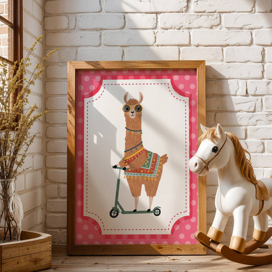 Affiche Lama Trottinette – Poster Coloré Animaux Rigolos Chambre Enfant Dopamine Decor Cadeau Naissance
