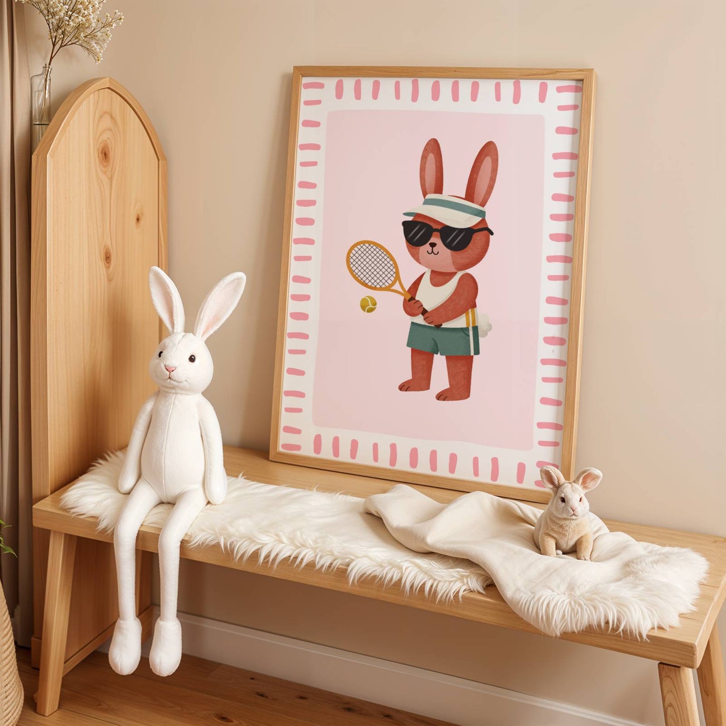 Affiche Enfant Lapin Sportif au Tennis – Affiche Animaux Dynamique pour Chambre de Fille, Poster Déco Sport Fun et Cadeau