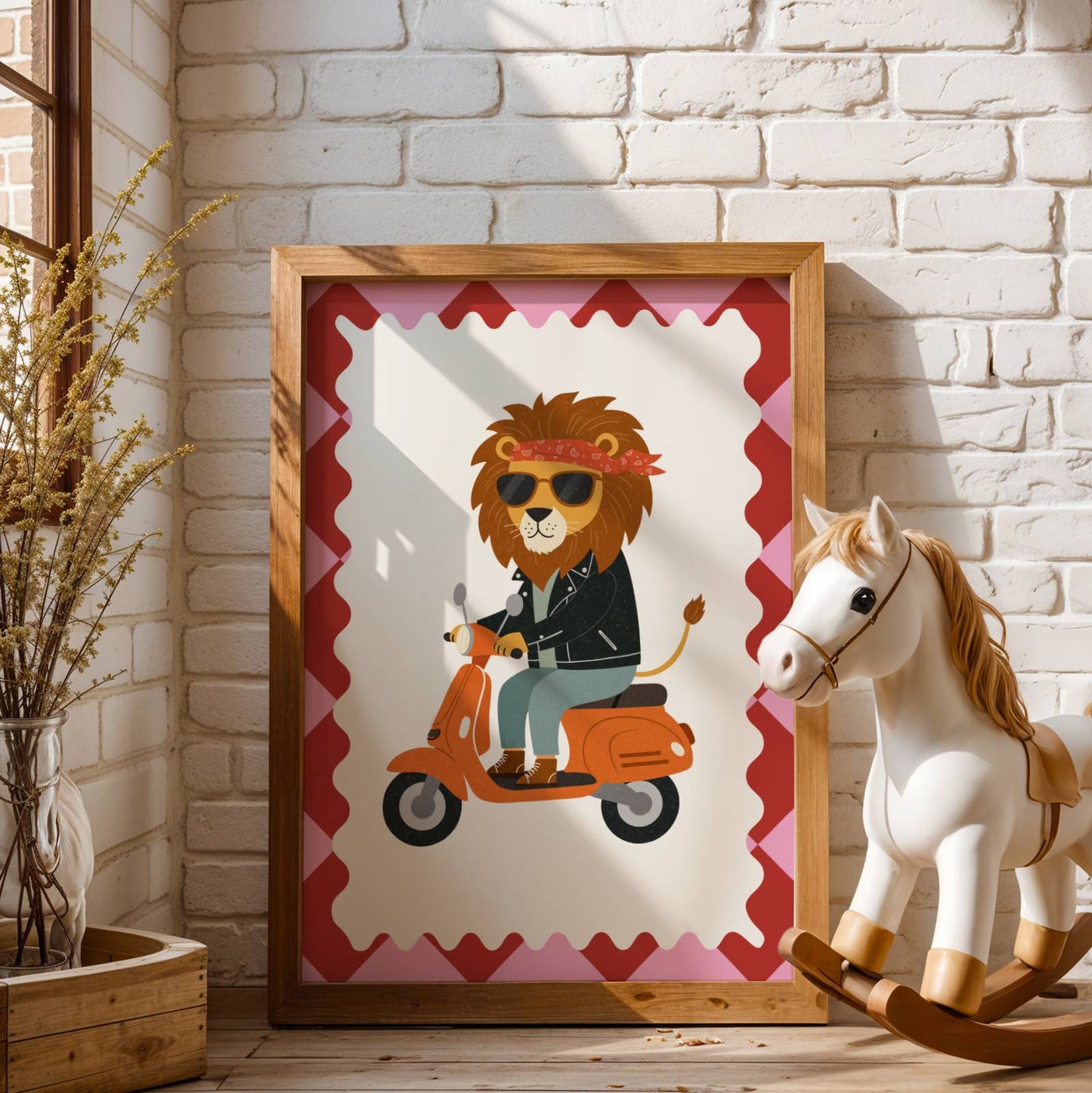 Affiche enfant Lion Rockeur sur Scooter  - Affiche enfant Dopamine colorée – Animal rigolo pour une déco pleine de joie