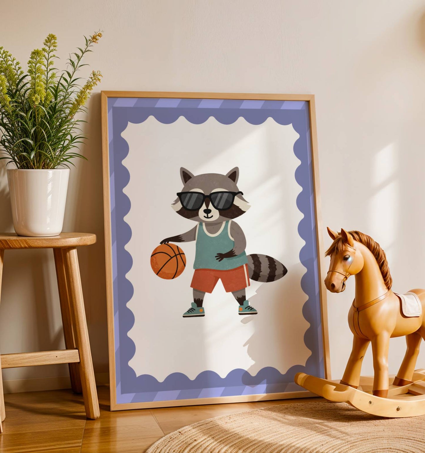 Affiche Enfant Raton Laveur Fan de Basket – Illustration Sportive et Ludique pour Décoration de Chambre d’Enfant