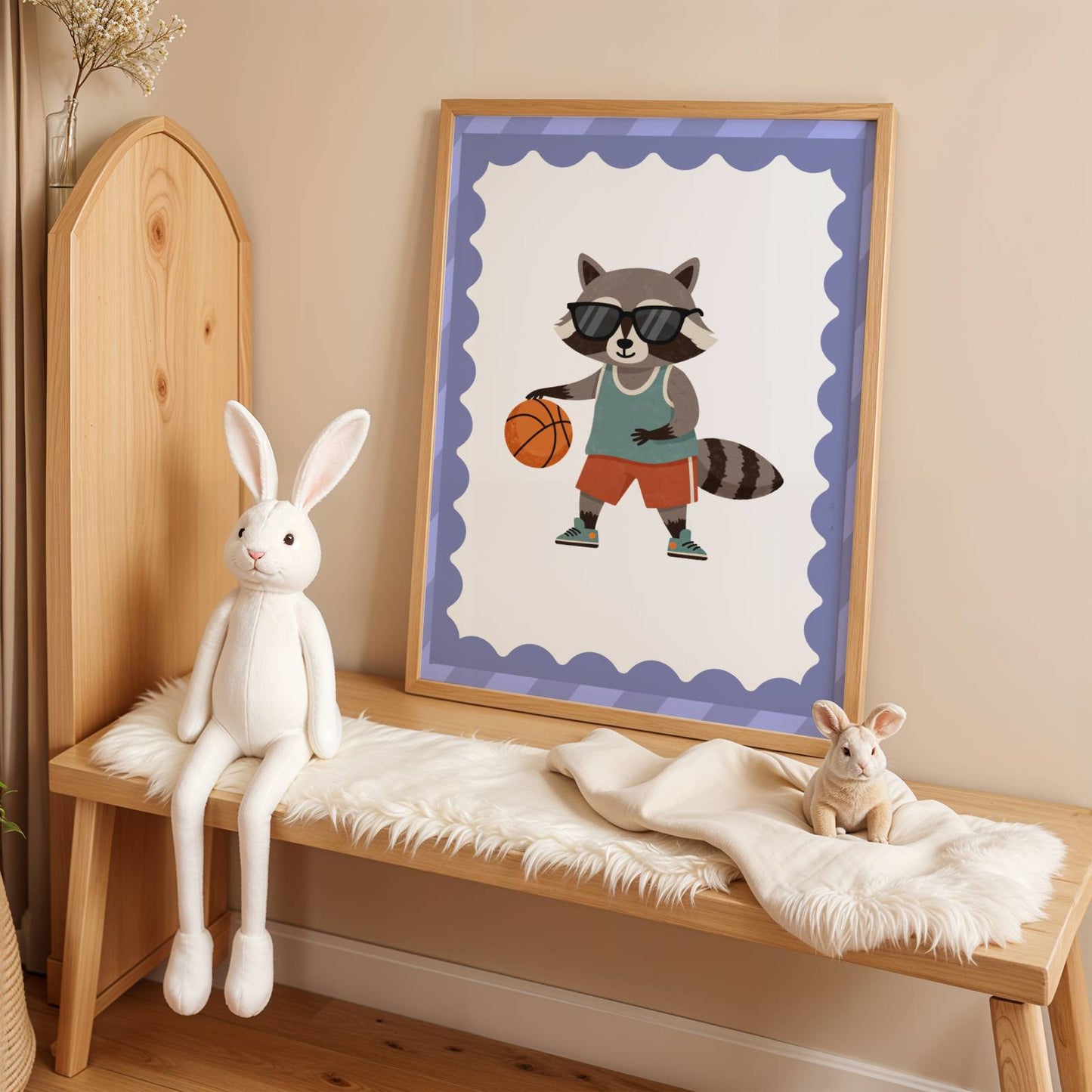 Affiche Enfant Raton Laveur Fan de Basket – Illustration Sportive et Ludique pour Décoration de Chambre d’Enfant