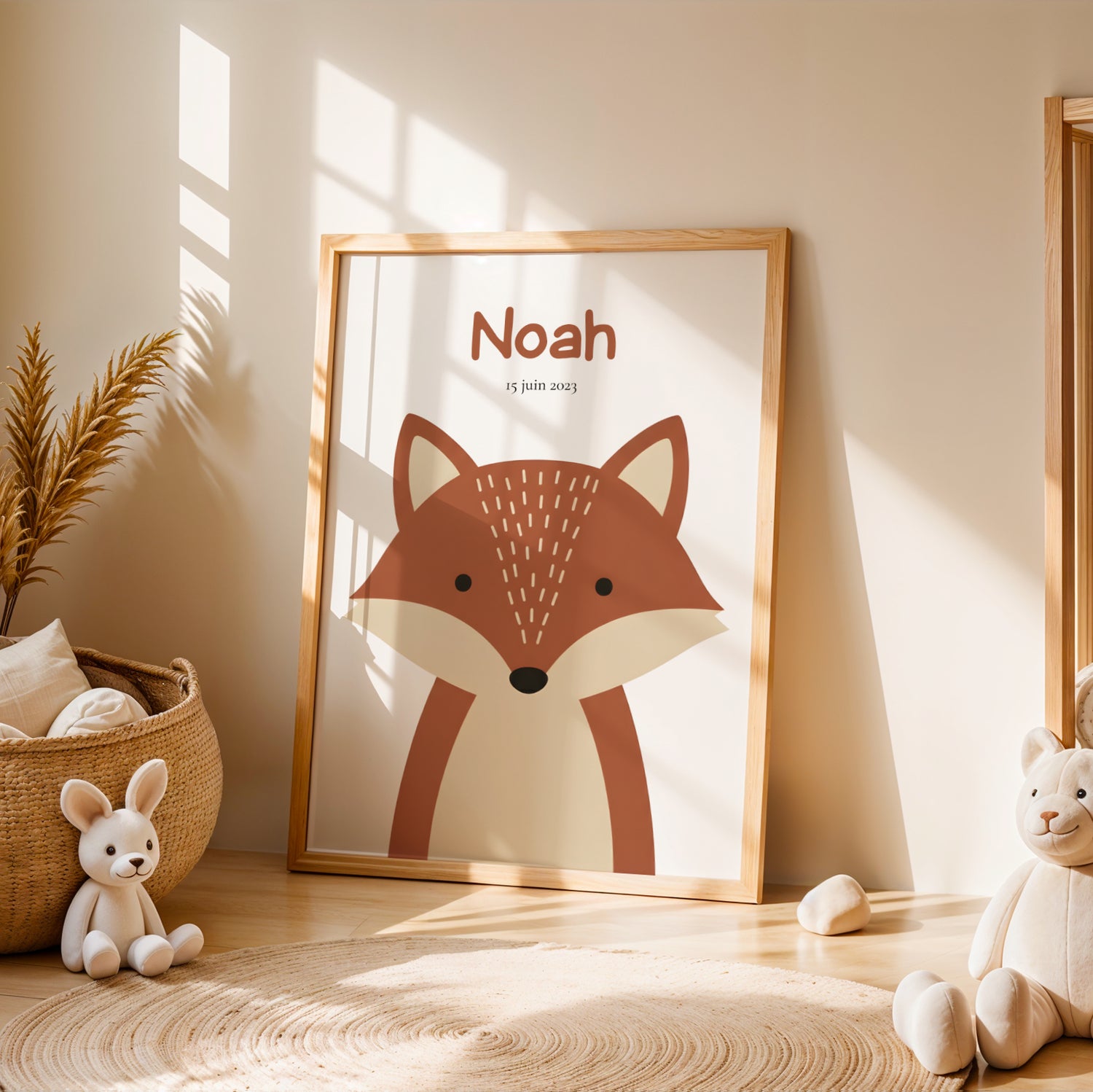 Célébrez l'arrivée de votre petit explorateur avec cette affiche renard personnalisée au style minimaliste et chaleureux.

Cette illustration douce, aux couleurs naturelles, apporte une touche boisée et moderne à la chambre de votre enfant. Je personnalise cette affiche avec le prénom et la date de votre choix pour créer un souvenir unique et intemporel.