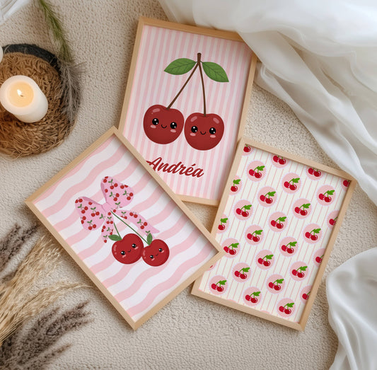 Trio d’affiches cerise kawaii pour chambre enfant avec illustrations de cerises rouges mignonnes, motifs vichy roses et détails coquette. Décoration murale colorée style dopamine decor idéale pour une chambre bébé, salle de jeux ou coin lecture. Set de 3 posters fruités au design rétro et kawaii apportant une ambiance joyeuse, douce et tendance. Parfait pour une décoration chambre fille ou mixte avec des couleurs vibrantes et une esthétique ludique moderne.