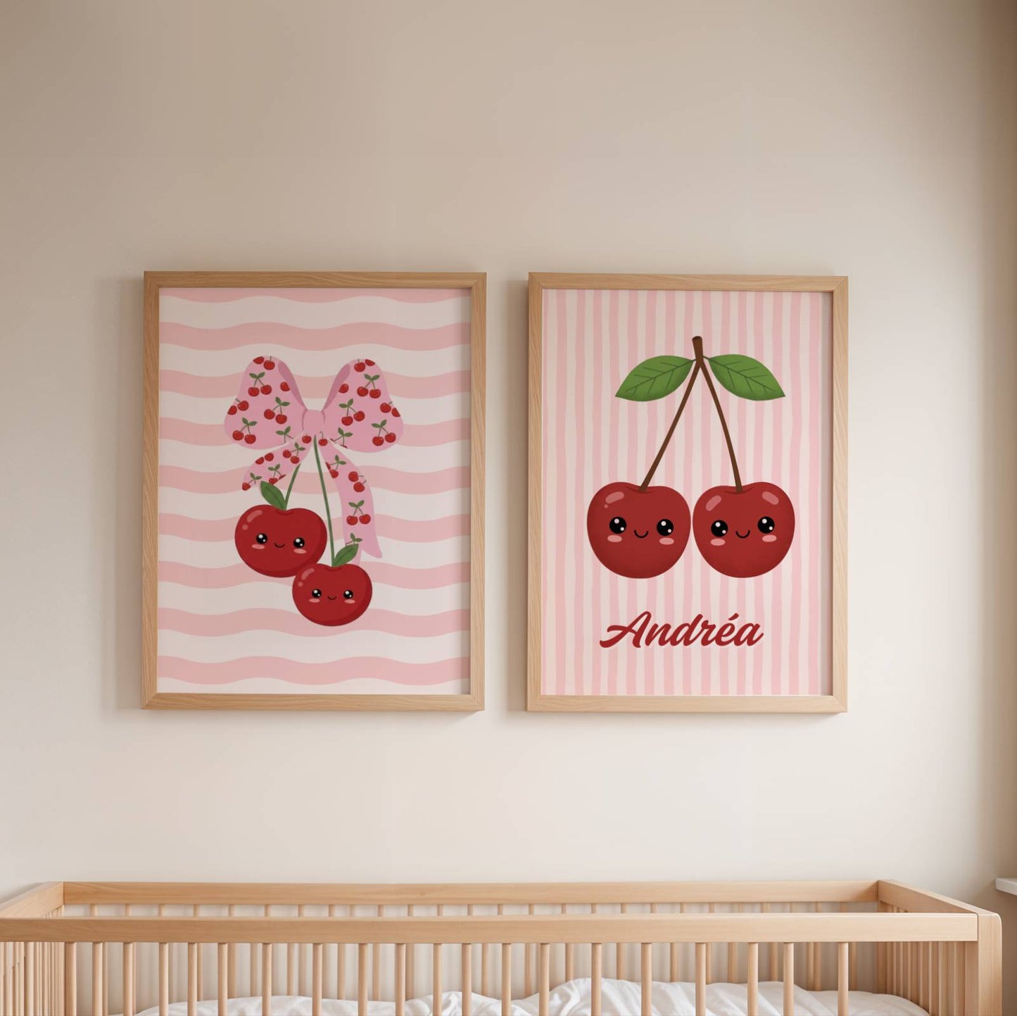 Trio d’affiches cerise kawaii pour chambre enfant avec illustrations de cerises rouges mignonnes, motifs vichy roses et détails coquette. Décoration murale colorée style dopamine decor idéale pour une chambre bébé, salle de jeux ou coin lecture. Set de 3 posters fruités au design rétro et kawaii apportant une ambiance joyeuse, douce et tendance. Parfait pour une décoration chambre fille ou mixte avec des couleurs vibrantes et une esthétique ludique moderne.