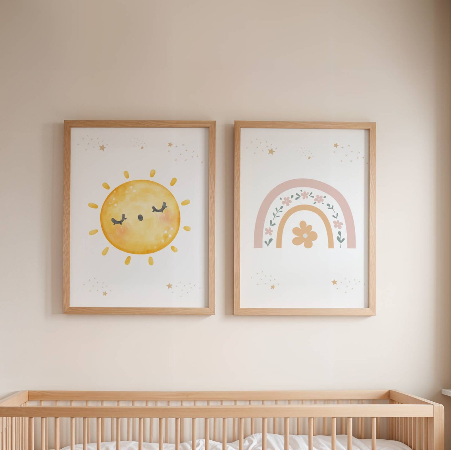 ❤️ Découvrez notre set de 3 affiches enfant au style bohème : un arc-en-ciel fleuri, un soleil et un nuage. &nbsp;L'affiche arc en ciel peut être personnalisée avec le prénom de votre petit trésor. Une touche unique et magique pour sa chambre !