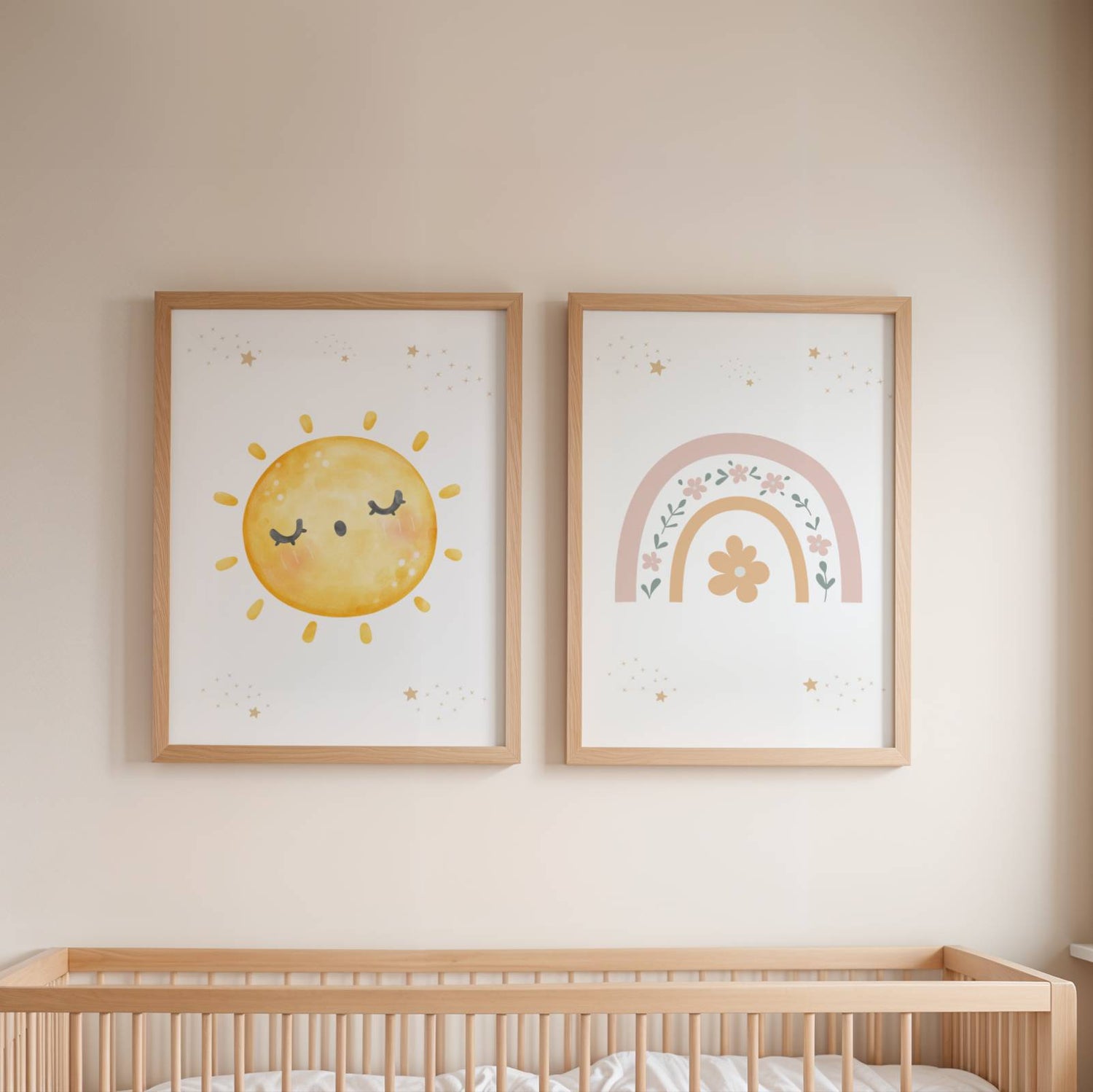 ❤️ Découvrez notre set de 3 affiches enfant au style bohème : un arc-en-ciel fleuri, un soleil et un nuage. &nbsp;L'affiche arc en ciel peut être personnalisée avec le prénom de votre petit trésor. Une touche unique et magique pour sa chambre !