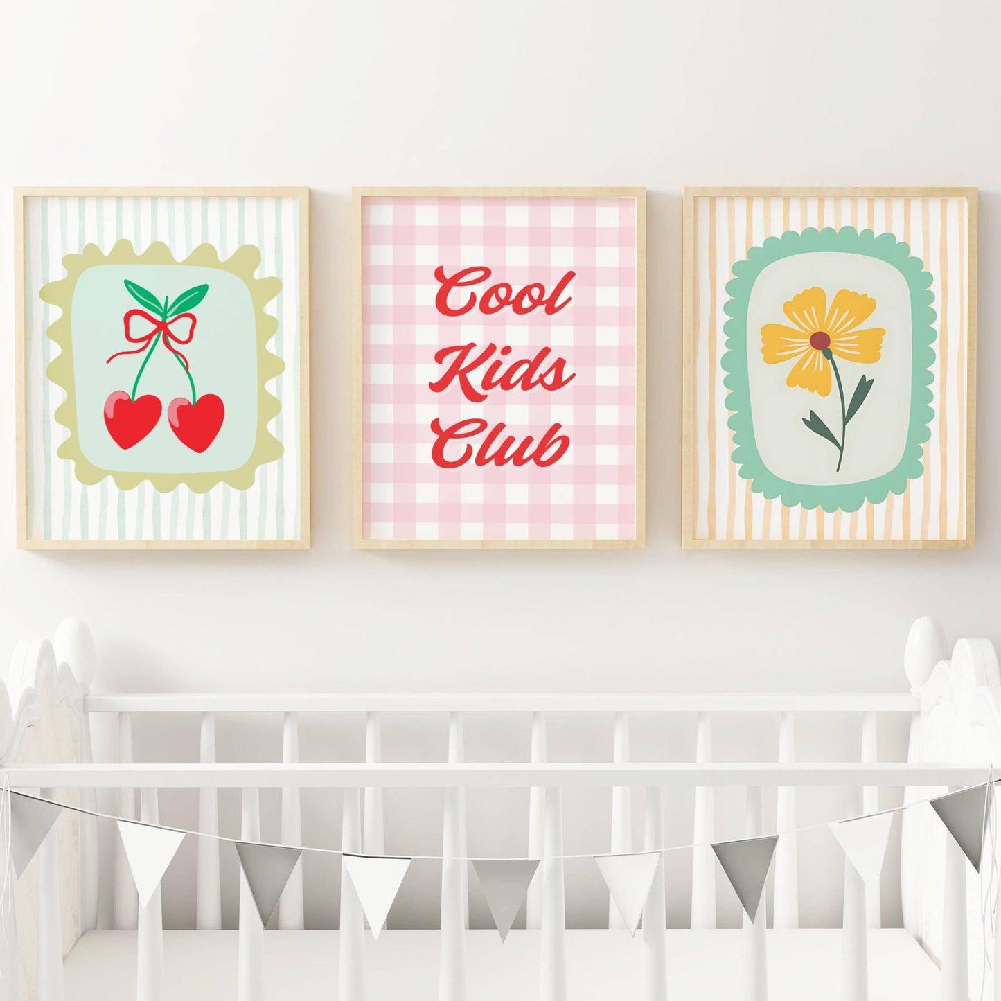 Lot de 3 affiches enfant – Cool Kids Club, cerises et fleurs colorées – Déco murale chambre ou salle de jeux – Affiche numérique