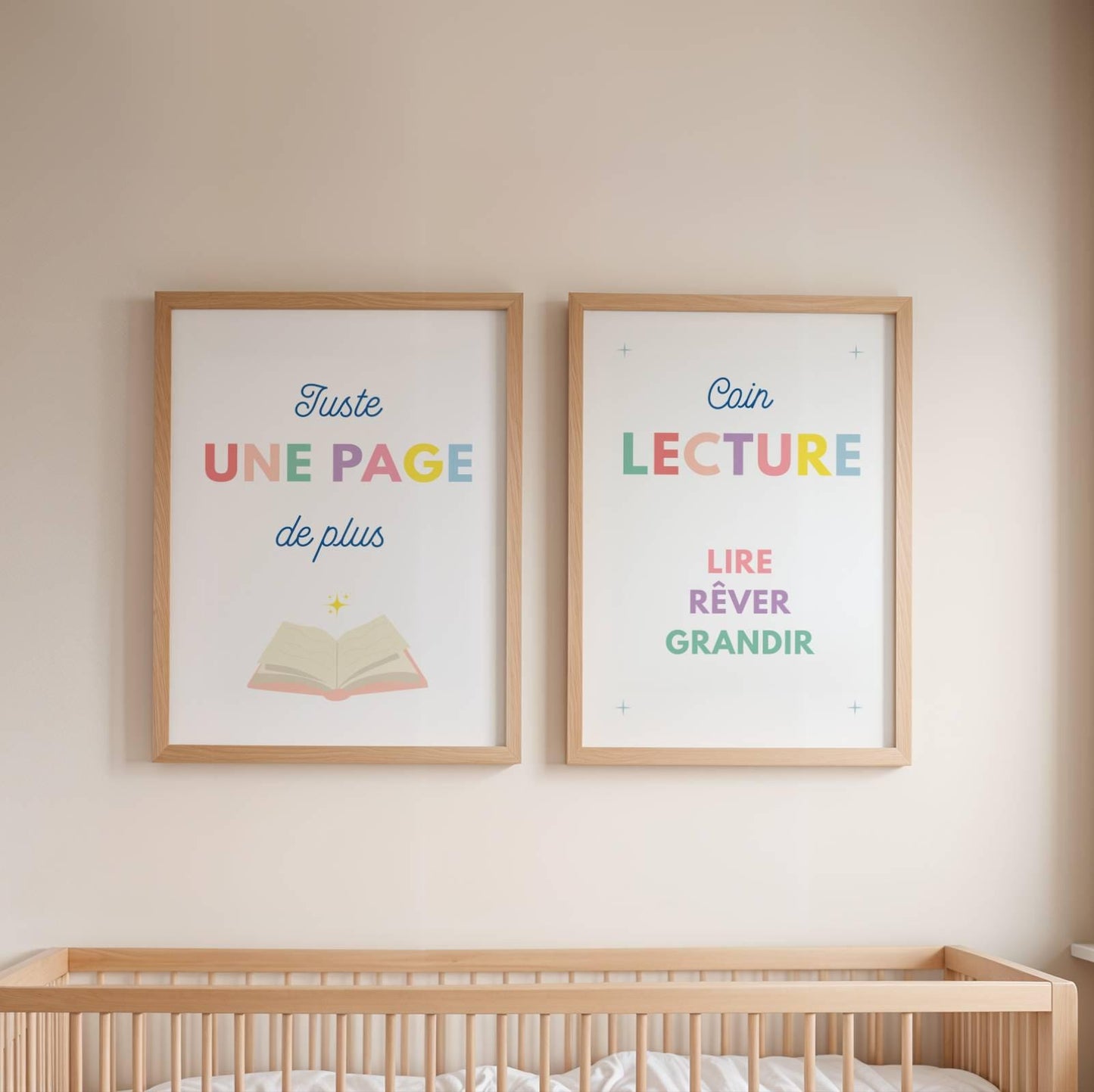 Duo d'affiches Coin Lecture aux teintes pastel pour chambre d'enfant, décoration Montessori minimaliste avec citations sur la lecture.