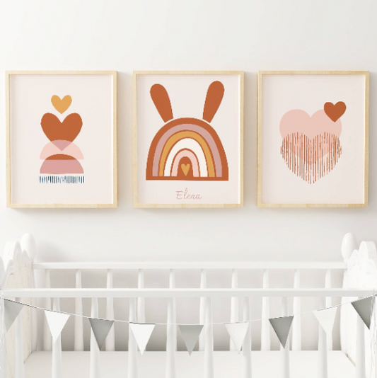 Affiches enfant Style Boho - Affiche de Naissance Arc-en-ciel Terracotta - Initiale et Triple Cœurs