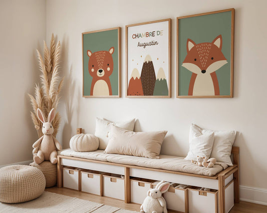 Personnalisez la chambre de votre enfant avec ce trio d'illustrations douces et naturelles sur le thème de la forêt.