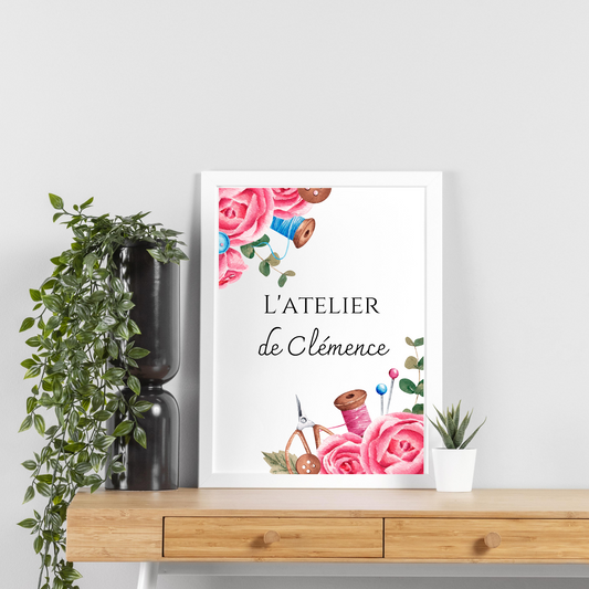 Affiche Atelier de Couture Personnalisée - Affiche couturière personnalisée - cadeau pour couturière par Le Temps des Paillettes - Le Temps des Paillettes